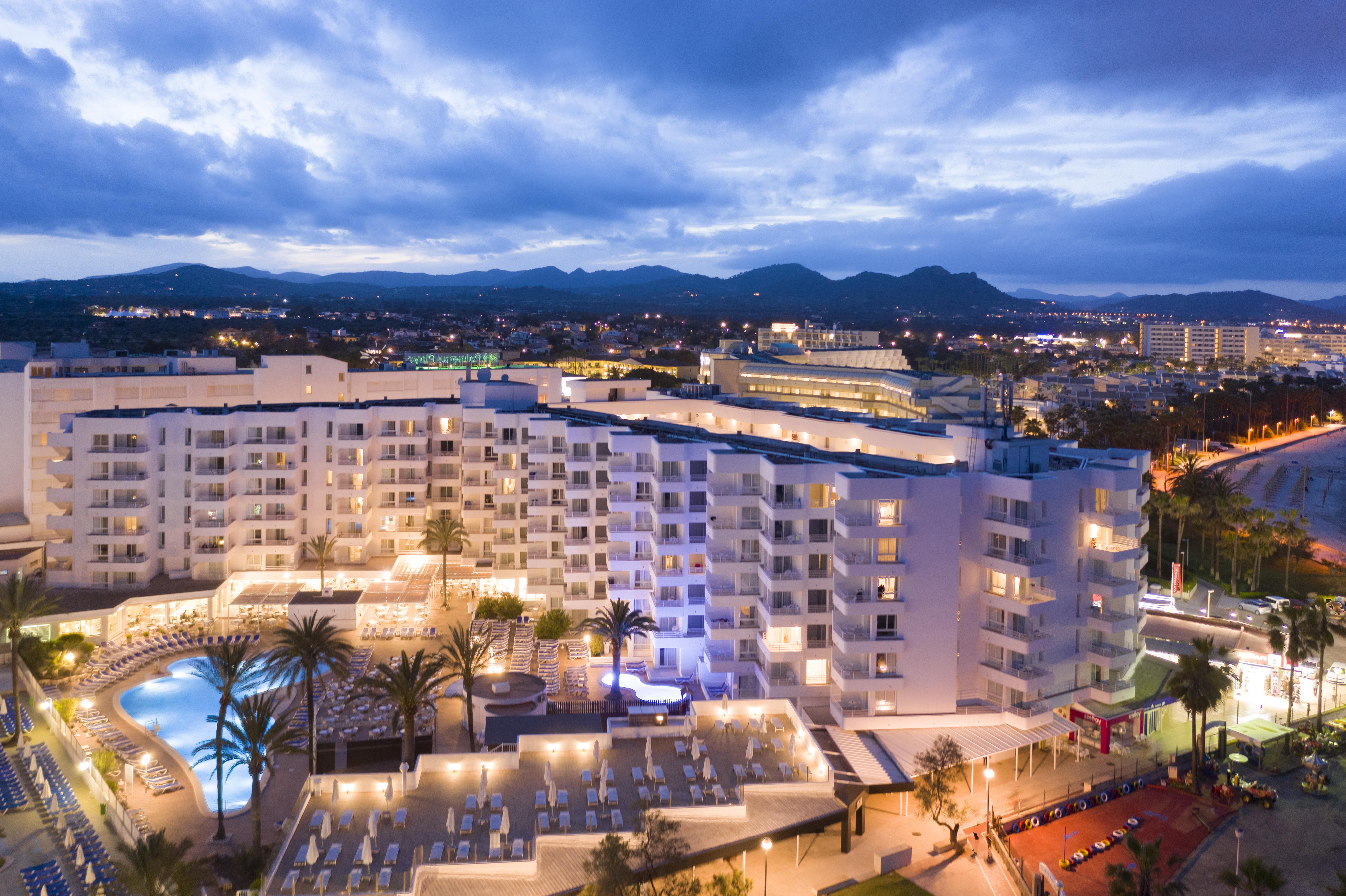 Hotel Palia Sa Coma Playa Exterior photo